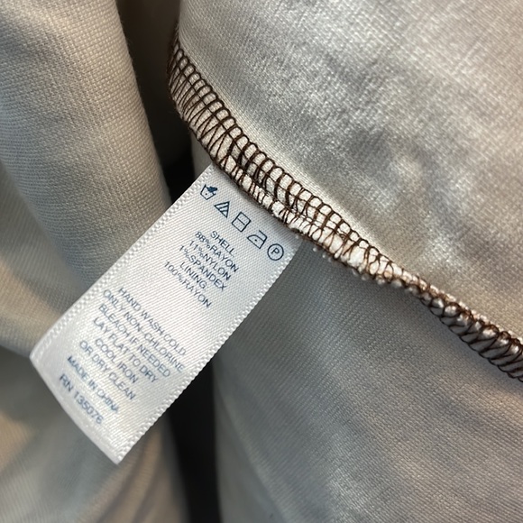 C WONDER Animal Print Sleeveless Peplum Top-Small - Picture 3 of 3